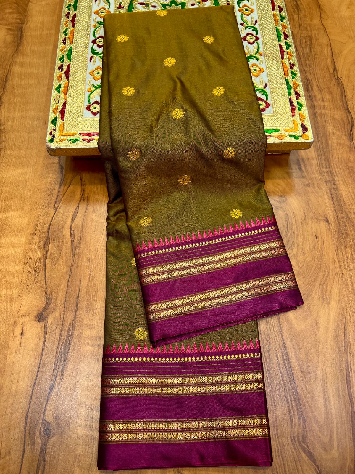 नारायणपेठ पैठणी साडी (Narayanpeth Paithani Saree)