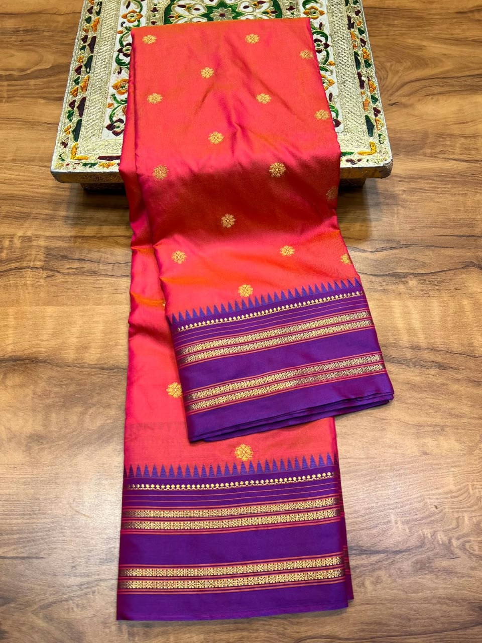 नारायणपेठ पैठणी साडी (Narayanpeth Paithani Saree)