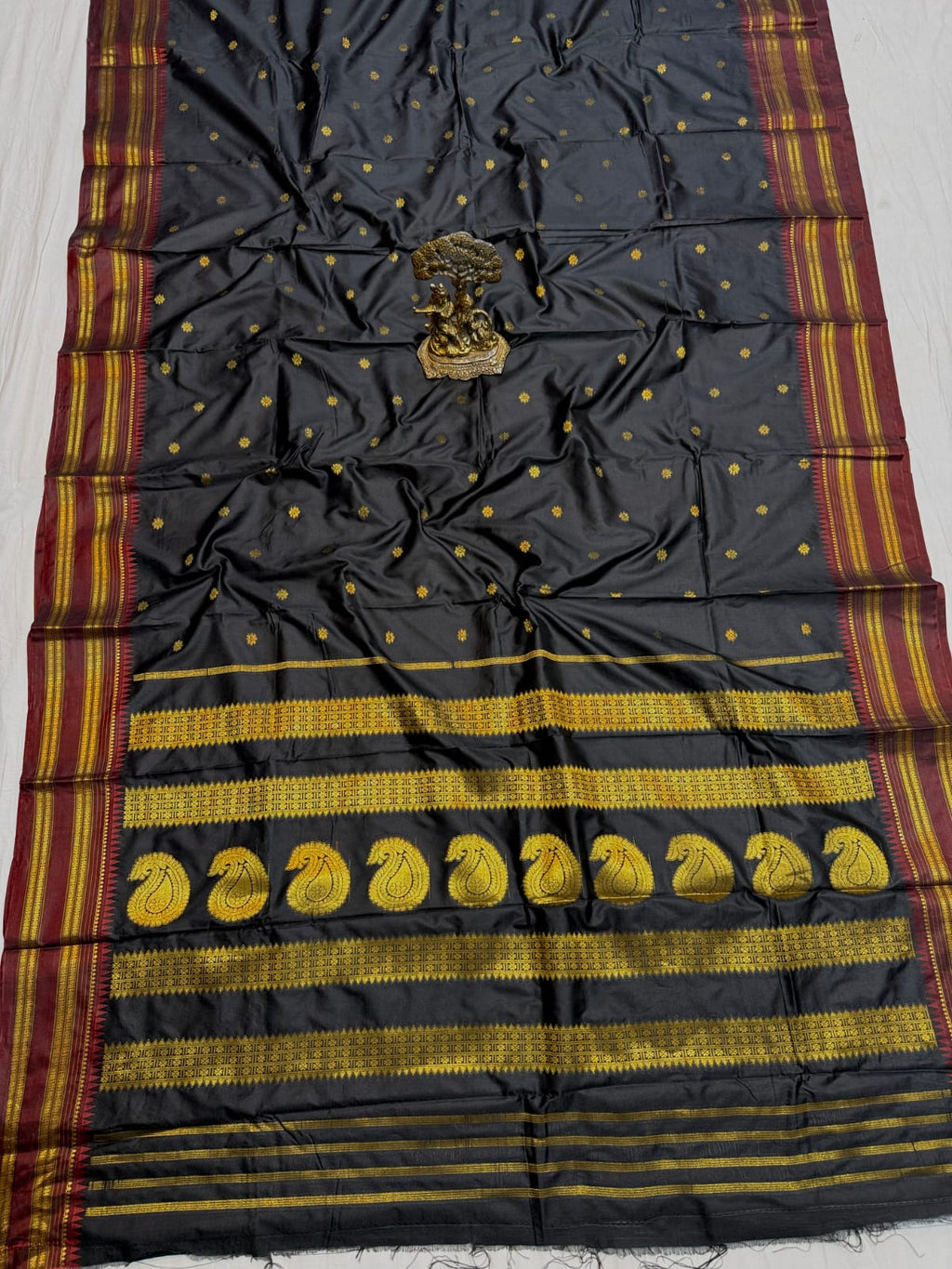 नारायणपेठ पैठणी साडी (Narayanpeth Paithani Saree)