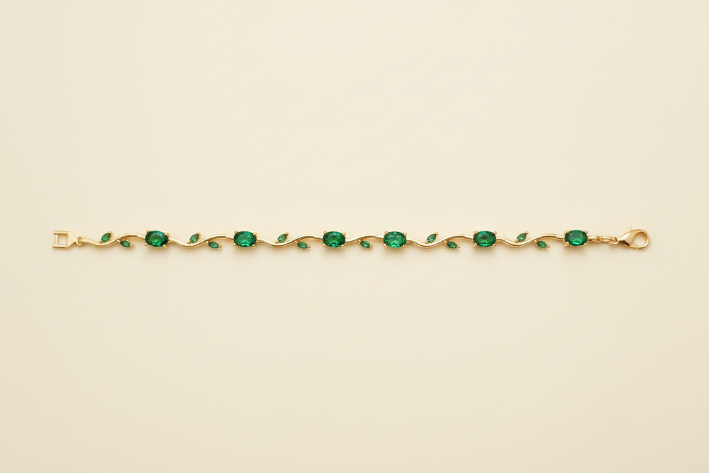 Emerald Green Oval Stone Tulip Pattern Bracelet | Gold-Tone Stainless Steel