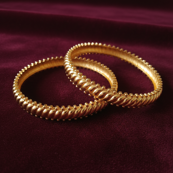 Gold-Tone Shindeshahi Kada on Deep Maroon Velvet