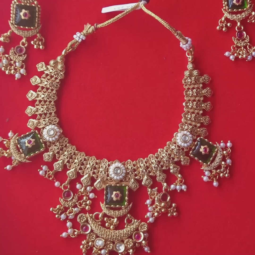 Sarowaski necklace